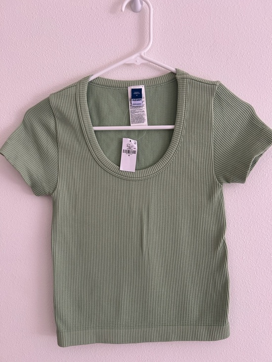 Old Navy Tops - Old Navy Exhale Seamless Fitted Rib T-Shirt Medium NWT